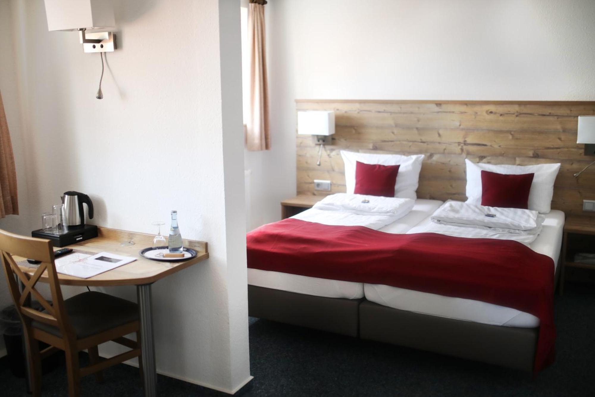 Gasthaus Hotel Zum Kreuz Stetten am Kalten Markt エクステリア 写真