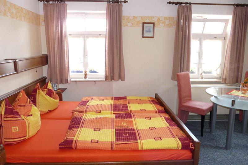 Gasthaus Hotel Zum Kreuz Stetten am Kalten Markt 部屋 写真
