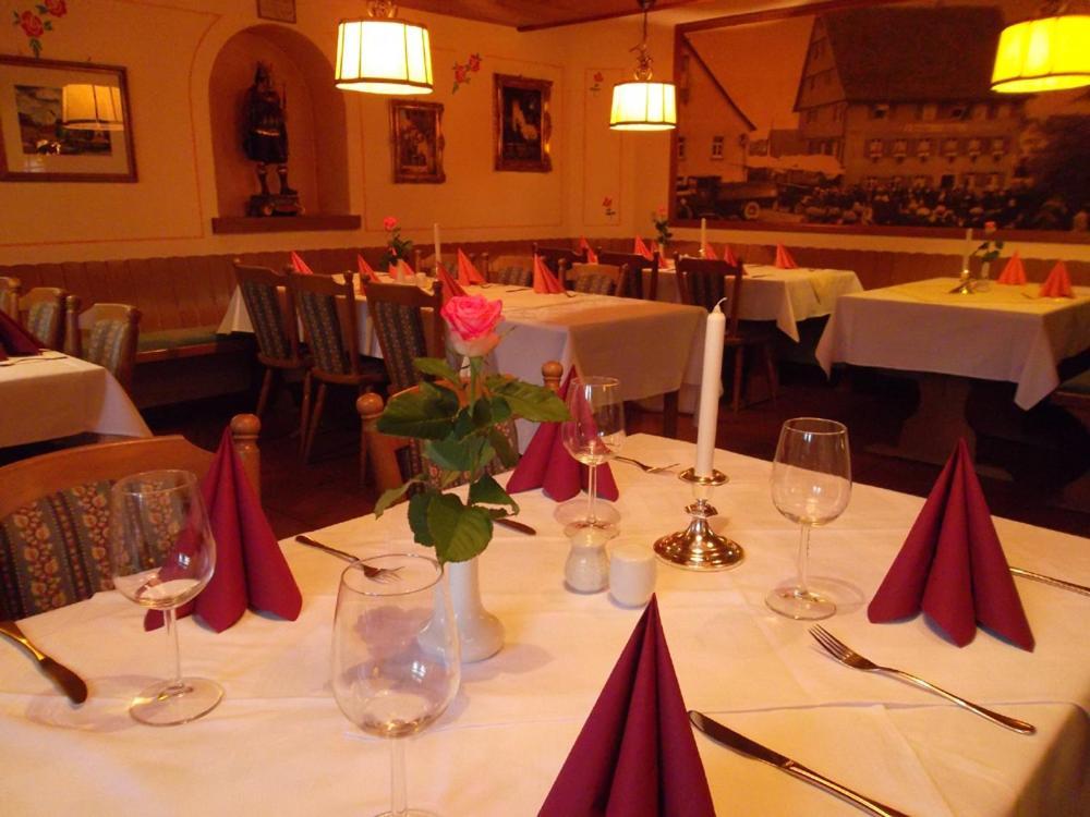 Gasthaus Hotel Zum Kreuz Stetten am Kalten Markt エクステリア 写真
